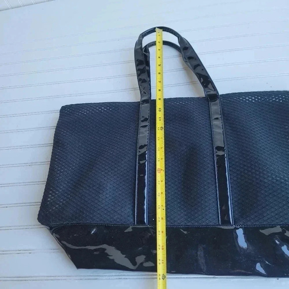 VICTORIA’S SECRET Spellout Mesh Weekender Tote Bag Summer Black Full Zip Close L - Picture 9 of 12